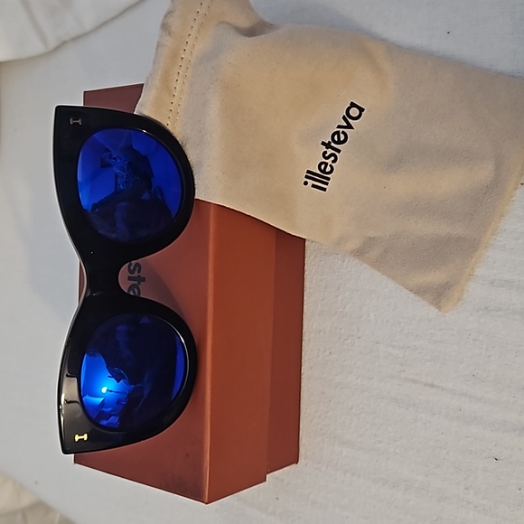 Illesteva handmade Italian sunglasses